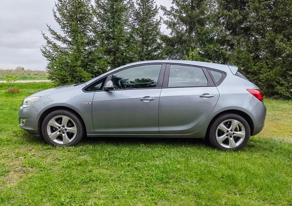 Opel Astra cena 27900 przebieg: 142000, rok produkcji 2011 z Białystok małe 154